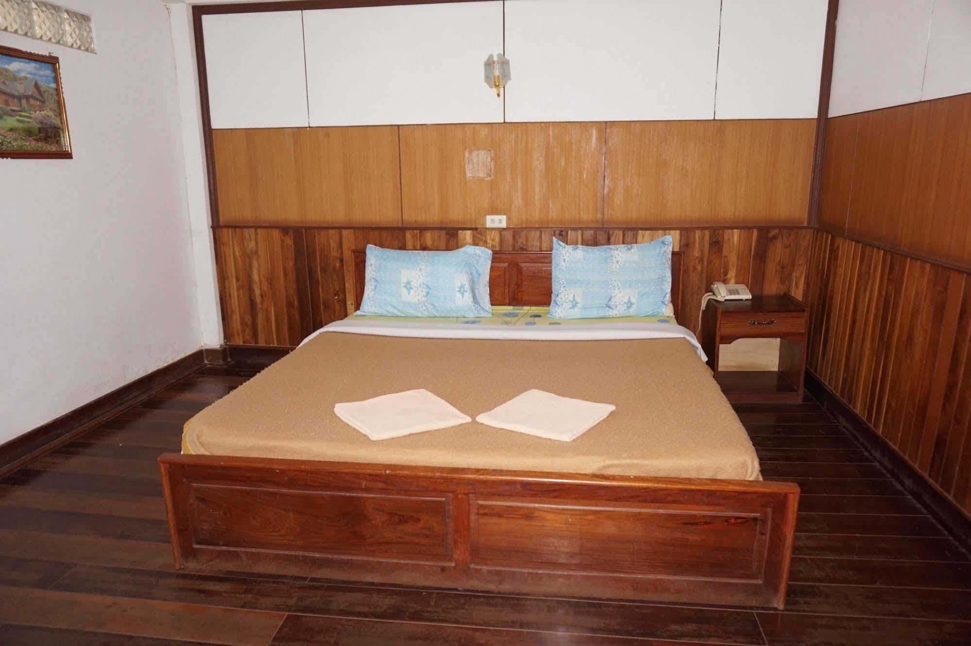 Champa Hotel Pakse Exterior foto