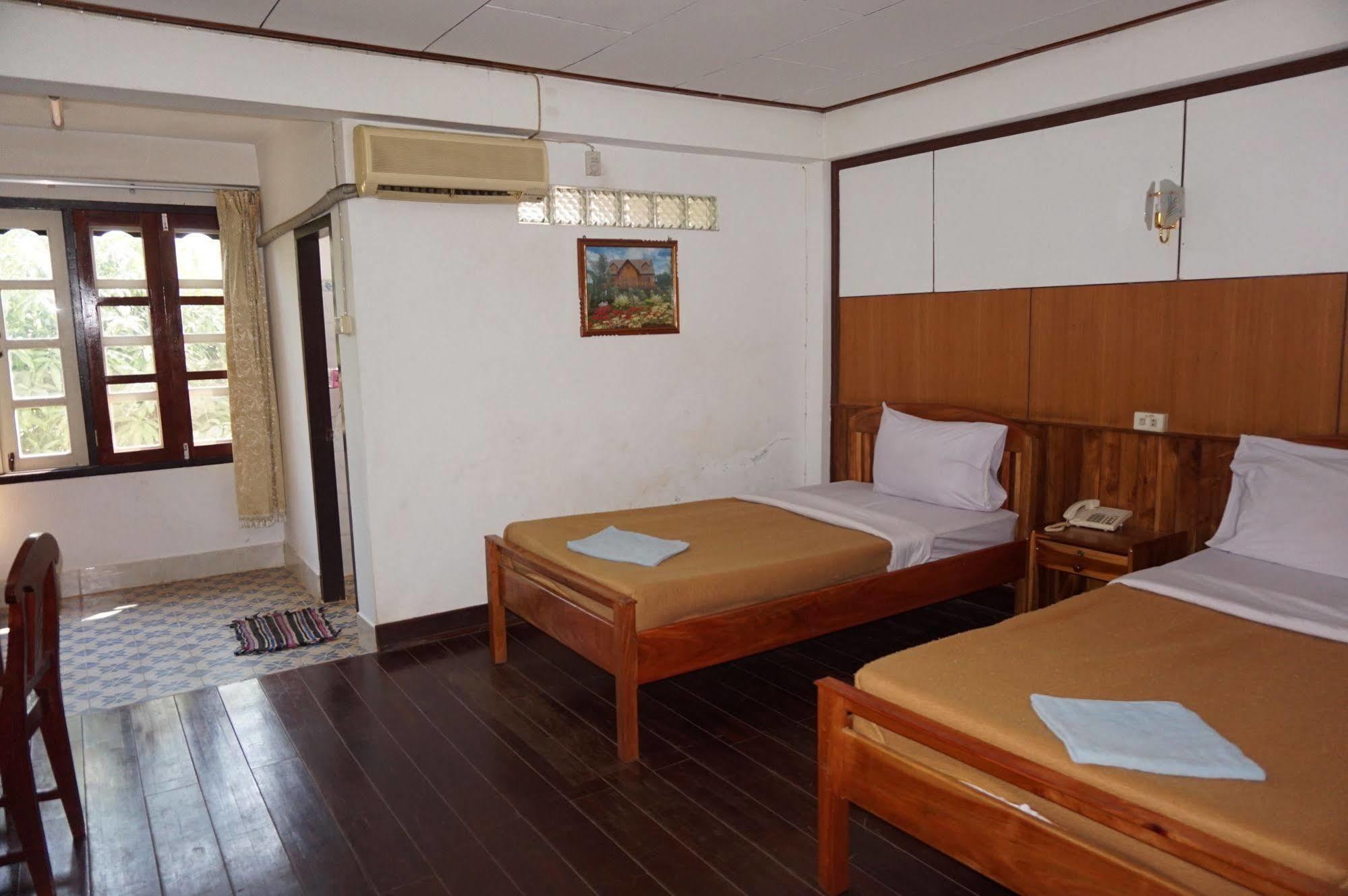 Champa Hotel Pakse Exterior foto